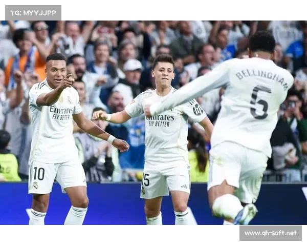 深入解析巴萨在联赛中如何成功反超皇马的系统战略路径研究全面性